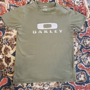 Oakley T-shirt